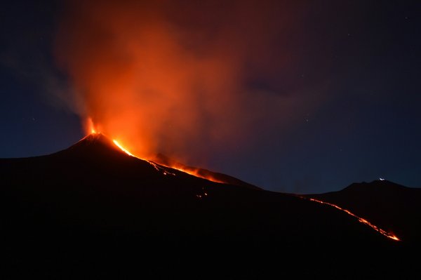 Quelles croisières proposent des séminaires sur la géologie des îles volcaniques?